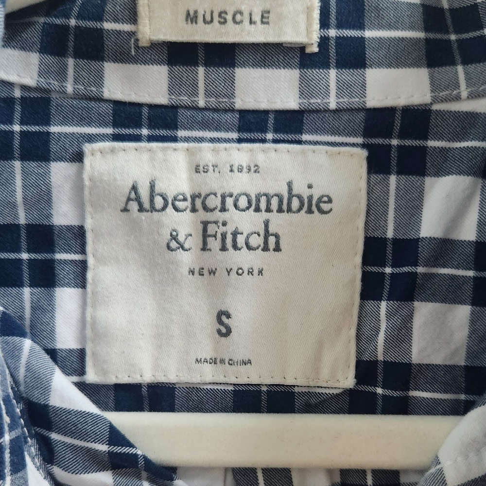 Abercrombie & Fitch White and Navy Plaid Button-Down Shirt - Picture 2 of 4